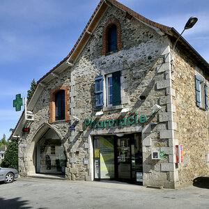 Ogive     Pharmacie