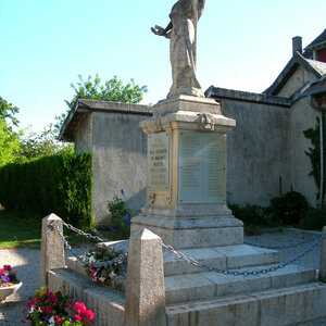Monument     aux Morts